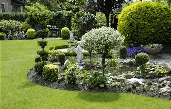 Bäume pflanzen – so wird der Garten groß Bäume pflanzen – so wird der Garten groß